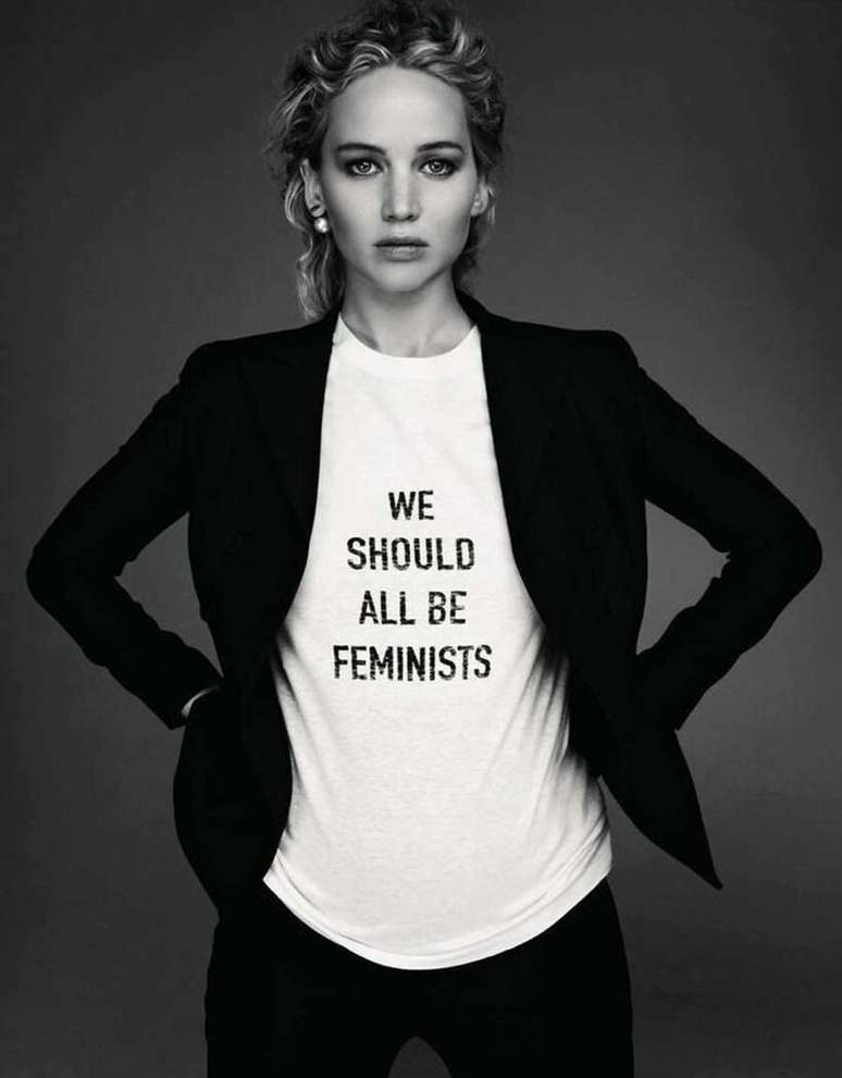 Jennifer Lawrence foi a cara da coleção de outono 2017 da Dior, cuja campanha tinha como nome We should all be feminists (Deveríamos ser todos feministas)