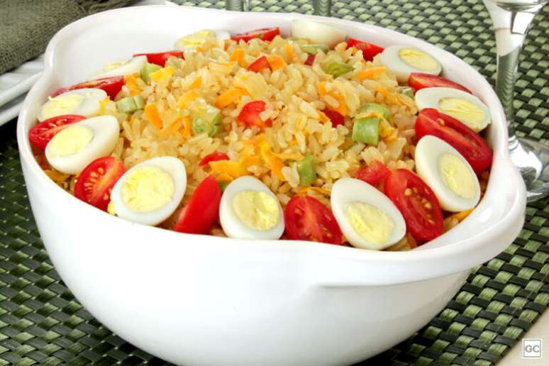 Arroz colorido de forno &ndash; Foto: Guia da Cozinha