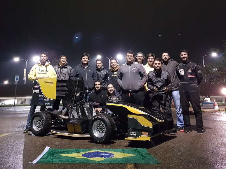 Bruno com a EESC-USP Formula SAE em Michigan, EUA, 2017