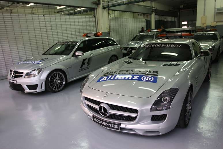O duo SLS AMG-C63 AMG esteve na F1 por v&aacute;rias temporadas nos anos 2010