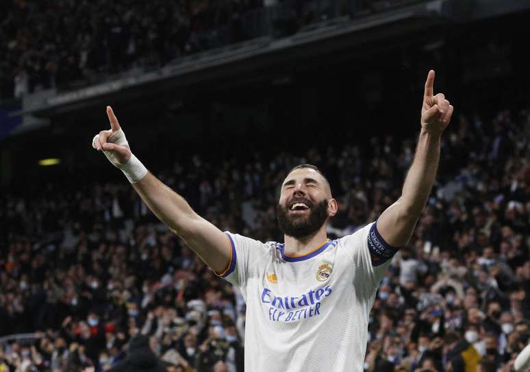 Com 3 de Benzema, Real Madrid vira jogo e elimina o PSG