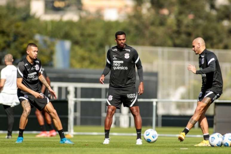 ATUAÇÕES: Trio brilha em virada do Corinthians - Lance!