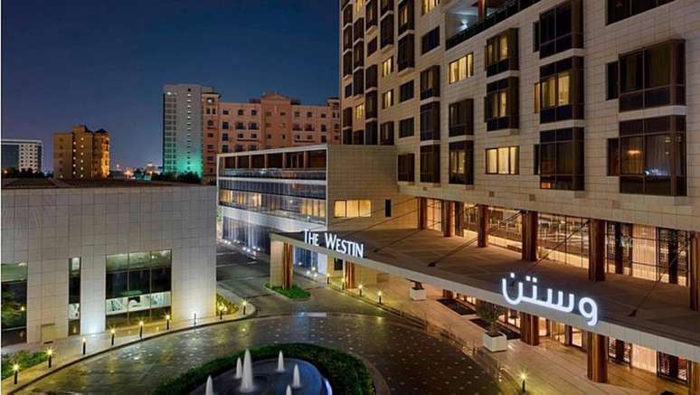 Fachada do Westin Doha Hotel & Spa, onde ficará hospedada a delegação do Brasil no Catar