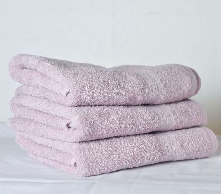 O tecido das toalhas escolhidas pode ser muito importante para o conforto e o bem-estar de quem vai usá-las - Shutterstock