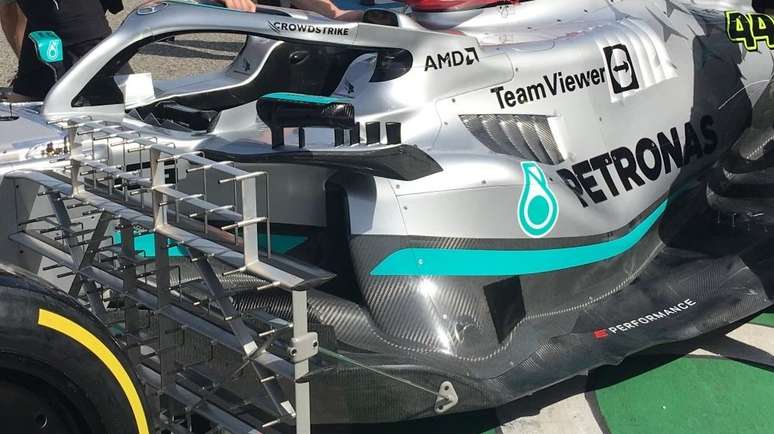 O carro da Mercedes quase sem sidepods 