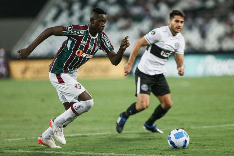 Luiz Henrique precisou ser substituído no segundo tempo do jogo do Fluminense (Foto: Lucas Merçon/Fluminense FC)