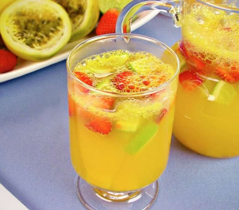 Suco especial com frutas (Reprodu&ccedil;&atilde;o / Guia da Cozinha)