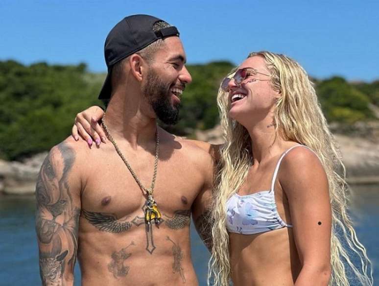 Douglas Luiz e Alisha Lehmann compartilham momentos de carinho nas ...