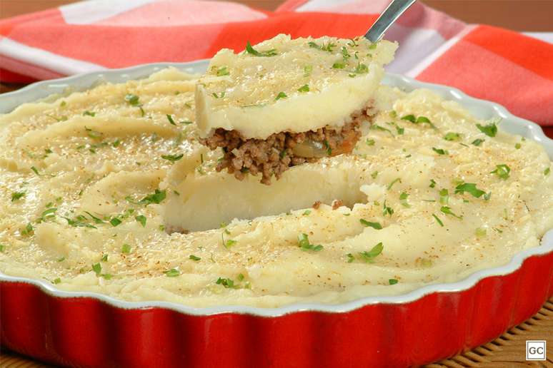 Escondidinho de carne mo&iacute;da com batata &ndash; Foto: Guia da Cozinha