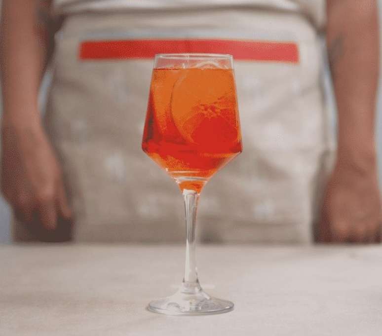 Aperol Spritz (Reprodu&ccedil;&atilde;o / Guia da Cozinha)
