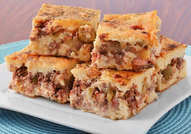 Torta de carne com massa de arroz &ndash; Foto: Guia da Cozinha