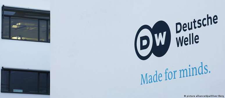 Mesmo o logotipo da DW é considerado "extremista" por Belarus