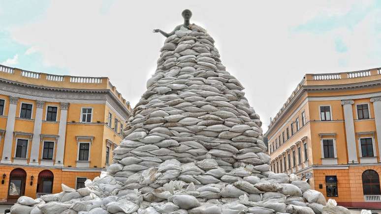 Monumentos foram protegidos em Odessa em vista da esperada incurs&atilde;o de tropas russas