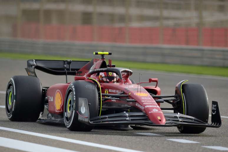 Carlos Sainz foi o segundo mais rápido no segundo dia de testes no Bahrein 