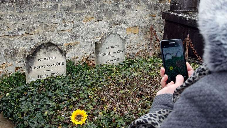 Van Gogh foi sepultado ao lado do irm&atilde;o, Theo, no cemit&eacute;rio de Auvers-sur-Oise, na Fran&ccedil;a