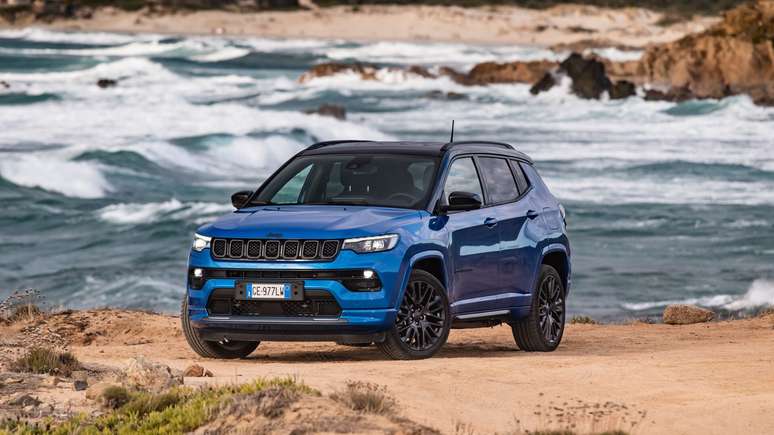 Jeep Compass 4xe chegará importado da Itália