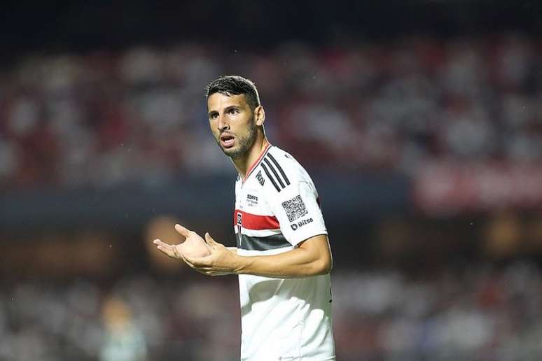 Rogério Ceni anuncia e São Paulo tem novo camisa 9 para substituir Calleri