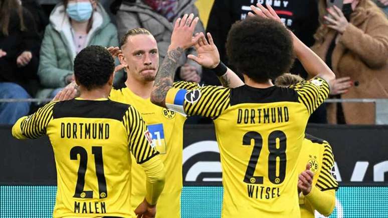 Dortmund vai a campo nesta quarta-feira por rodada atrasada da Bundesliga (Foto: INA FASSBENDER / AFP)