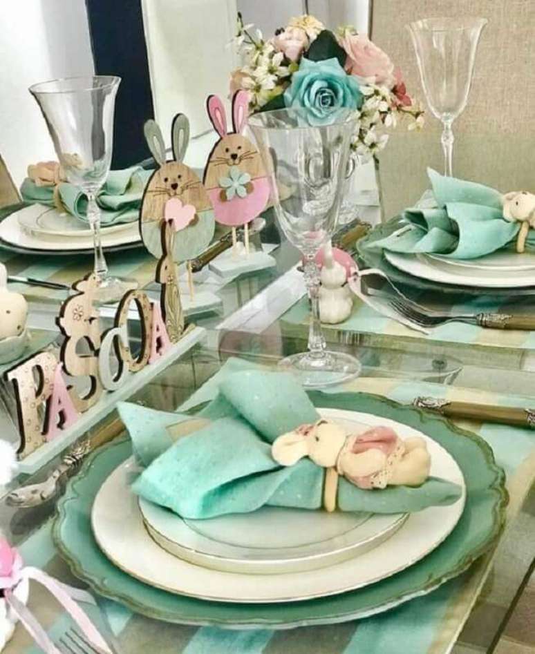 46. Mesa de P&aacute;scoa decorada simples &ndash; Foto: Helvia Mesas