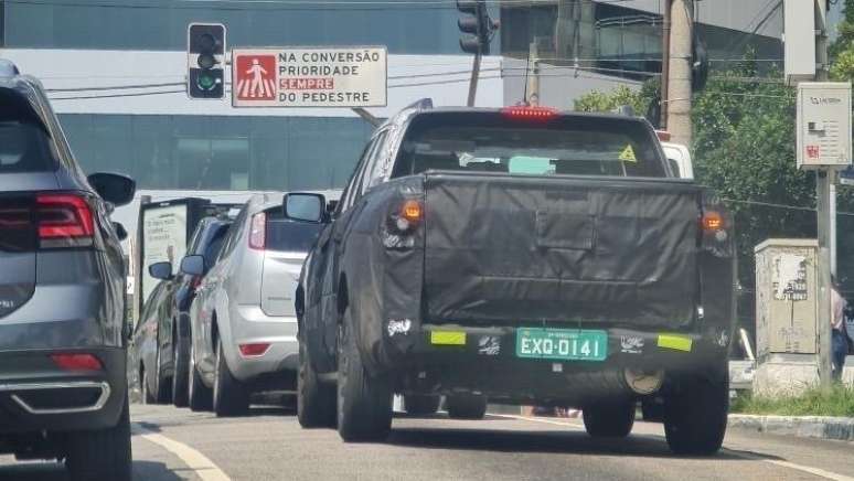 Flagra da nova Chevrolet Montana em testes em São Paulo (SP)