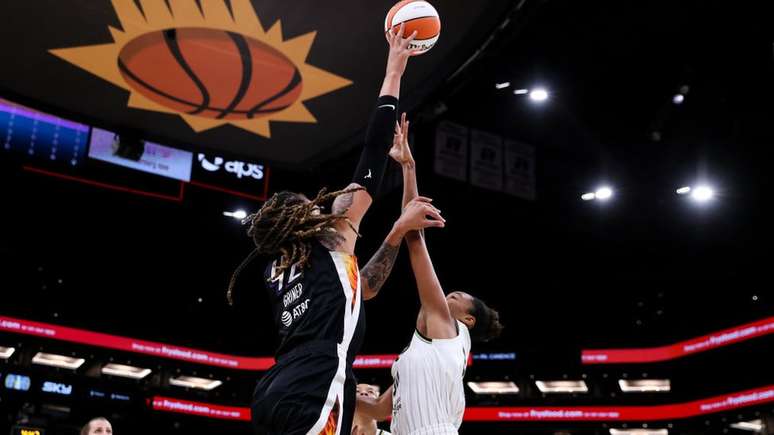 Brittney Griner est&aacute; detida h&aacute; quase quatro semanas