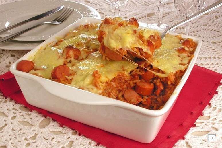 Arroz com salsicha &ndash; Foto: Guia da Cozinha