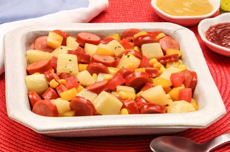 Refogado de salsicha &ndash; Foto: Guia da Cozinha