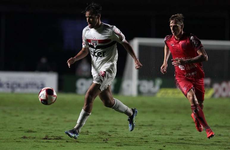 São Paulo x Grêmio: prováveis escalações, desfalques e onde assistir -  Lance!