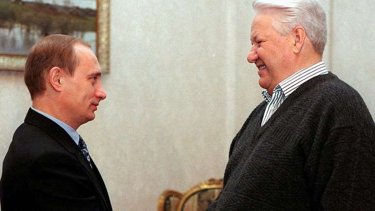 Putin e o primeiro presidente da R&uacute;ssia p&oacute;s-Uni&atilde;o Sovi&eacute;tica, Boris Yeltsin
