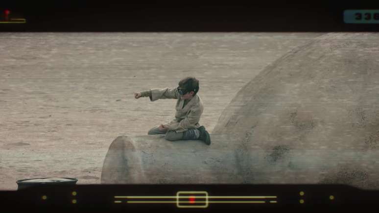 Obi-Wan observa de longe o jovem Luke Skywalker