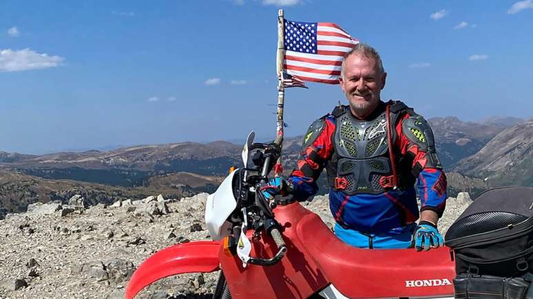 Fam&iacute;lia de Jim Parsons deu permiss&atilde;o para transplante de rins su&iacute;nos para seu corpo ap&oacute;s morte