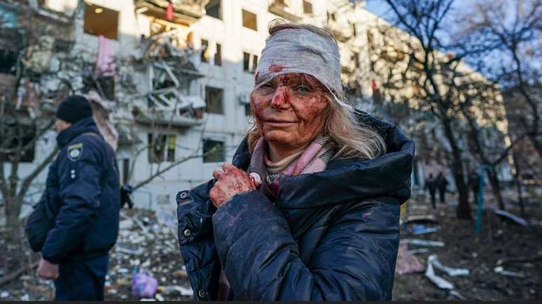 A foto de Olena Kurilo apareceu nas primeiras p&aacute;ginas de jornais de todo o mundo
