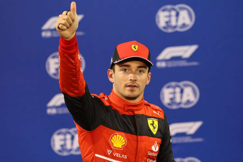 Charles Leclerc sai na pole no Bahrein 