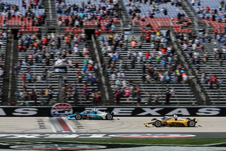 Newgarden venceu após ultrapassagem na última curva 