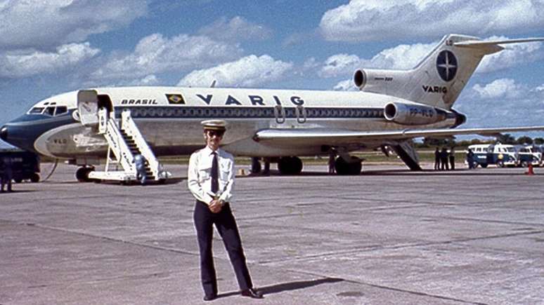 Cláudio Scherer diante do 727 que costumava pilotar: "Continuar voando mesmo quase 60 anos depois de seu lançamento mostra que o 727 foi uma ideia muito bem desenvolvida e projetada", diz