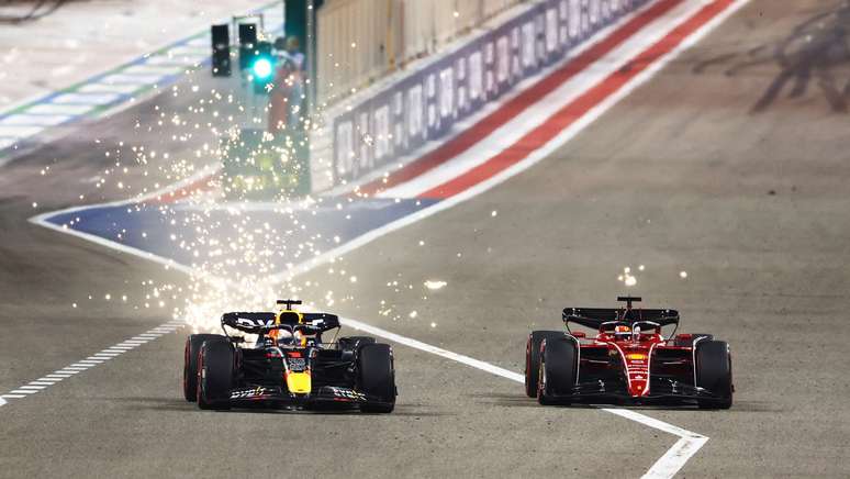 O lindo duelo entre Leclerc e Verstappen pela liderança do GP do Barein