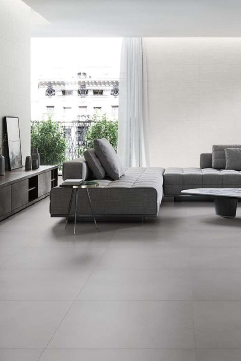 52. Sala de estar com porcelanato cinza escuro &ndash; Foto Fkliesenrabatte