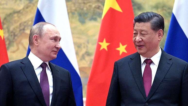 Putin e o líder chinês, Xi Jinping, se encontram em Pequim, em fevereiro de 2022