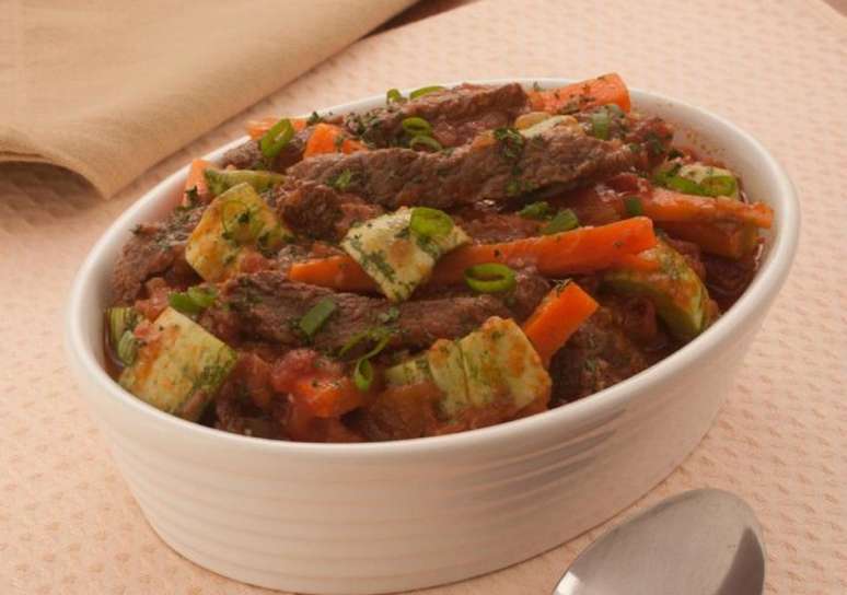 Patinho com abobrinha &ndash; Foto: Guia da Cozinha