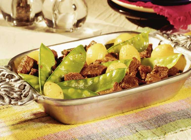 Patinho com ervilha torta &ndash; Foto: Guia da Cozinha