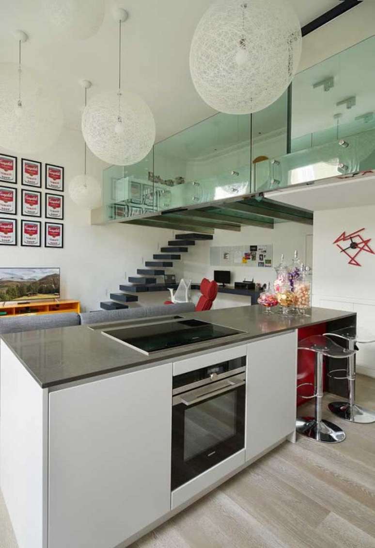 19. Mezanino met&aacute;lico com estrutura de vidro para seguran&ccedil;a &ndash; Foto Decor Facil