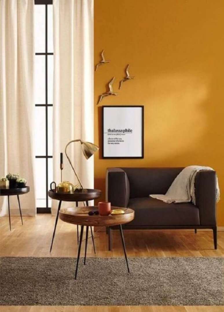 34. Mesa p&eacute; palito lateral &ndash; Via: Revista VD