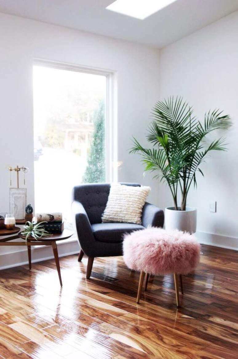 12. Mesa de canto p&eacute; palito &ndash; Via: Archidea