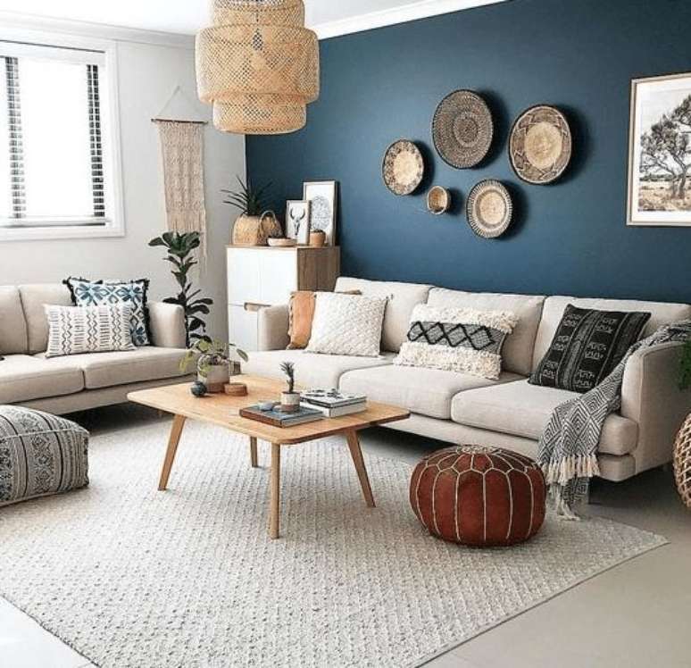 52. Mesa p&eacute; palito centro &ndash; Via: Decoralia&nbsp;