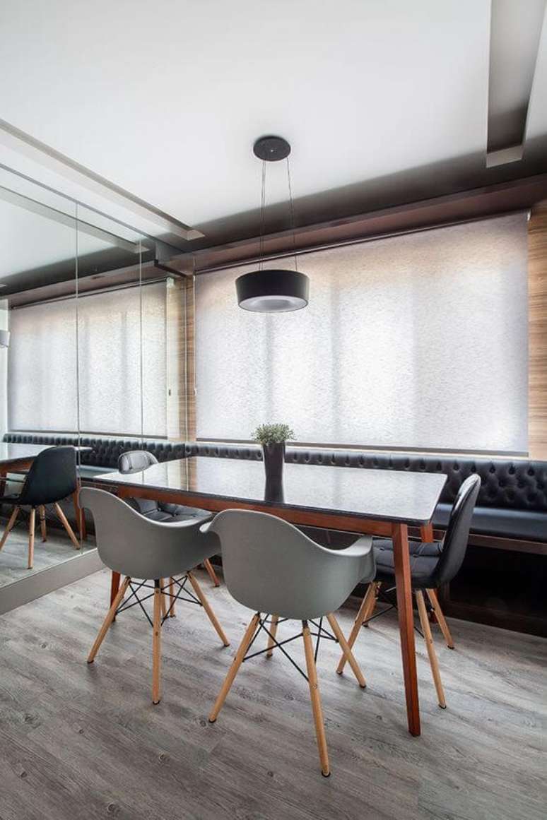 32. Mesa p&eacute; palito e cadeiras modernas &ndash; Via: Rubiam Vieira Interiores