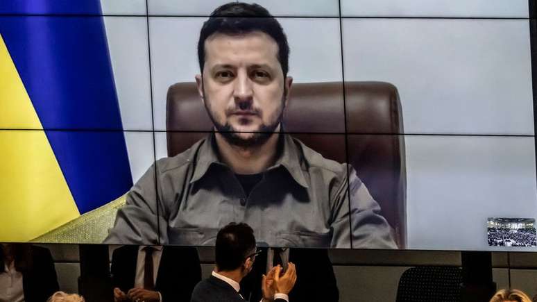 Zelensky tem comandado a resist&ecirc;ncia ucraniana, mas mudan&ccedil;a no regime ainda &eacute; objetivo de Putin, diz Poast