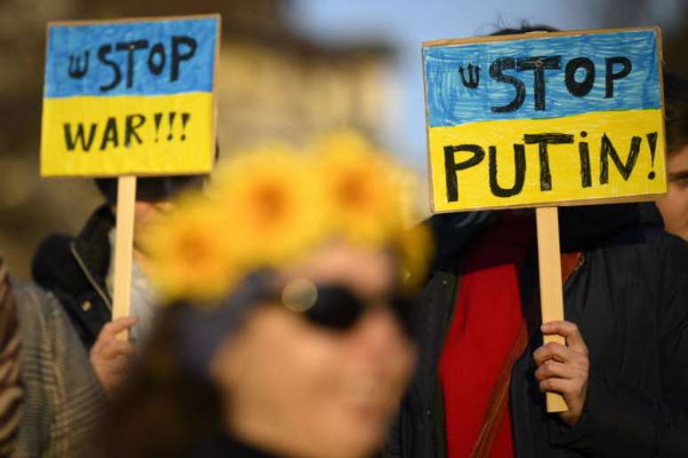 Protesto contra invasão russa à Ucrânia em Lausanne