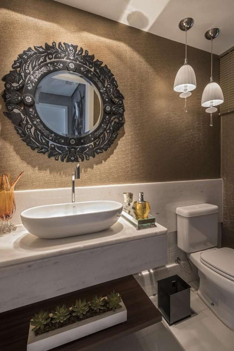 34. Lavabo embaixo da escada com decoracao moderna &ndash; Foto Laura Santos