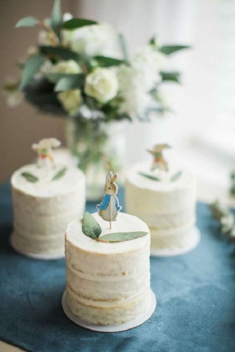 11. Ideias de p&aacute;scoa com mini bolos &ndash; Foto Beau Coup