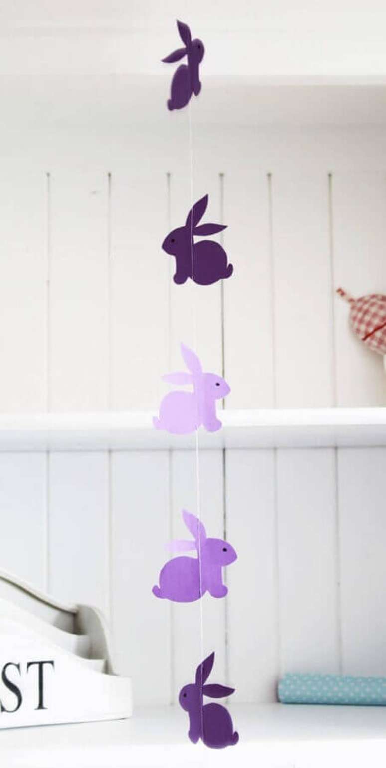 44. Modelo de varal de coelhinhos para decora&ccedil;&atilde;o de P&aacute;scoa &ndash; Foto: Home Inspiration Design